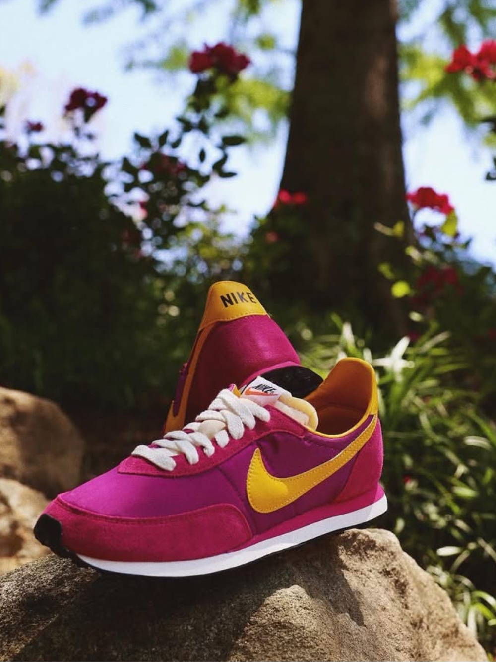 NWOT Men's Nike Waffle Trainer 2 - Fireberry 🔥